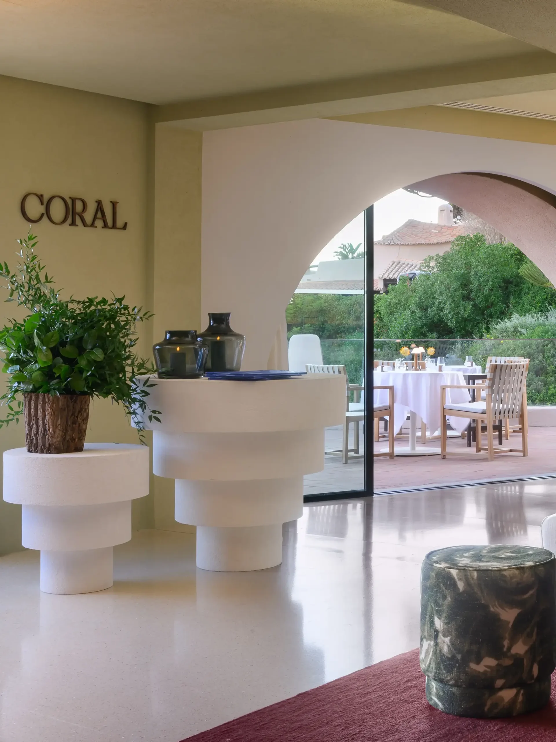Reception with planter at Coral, Edén do Mar