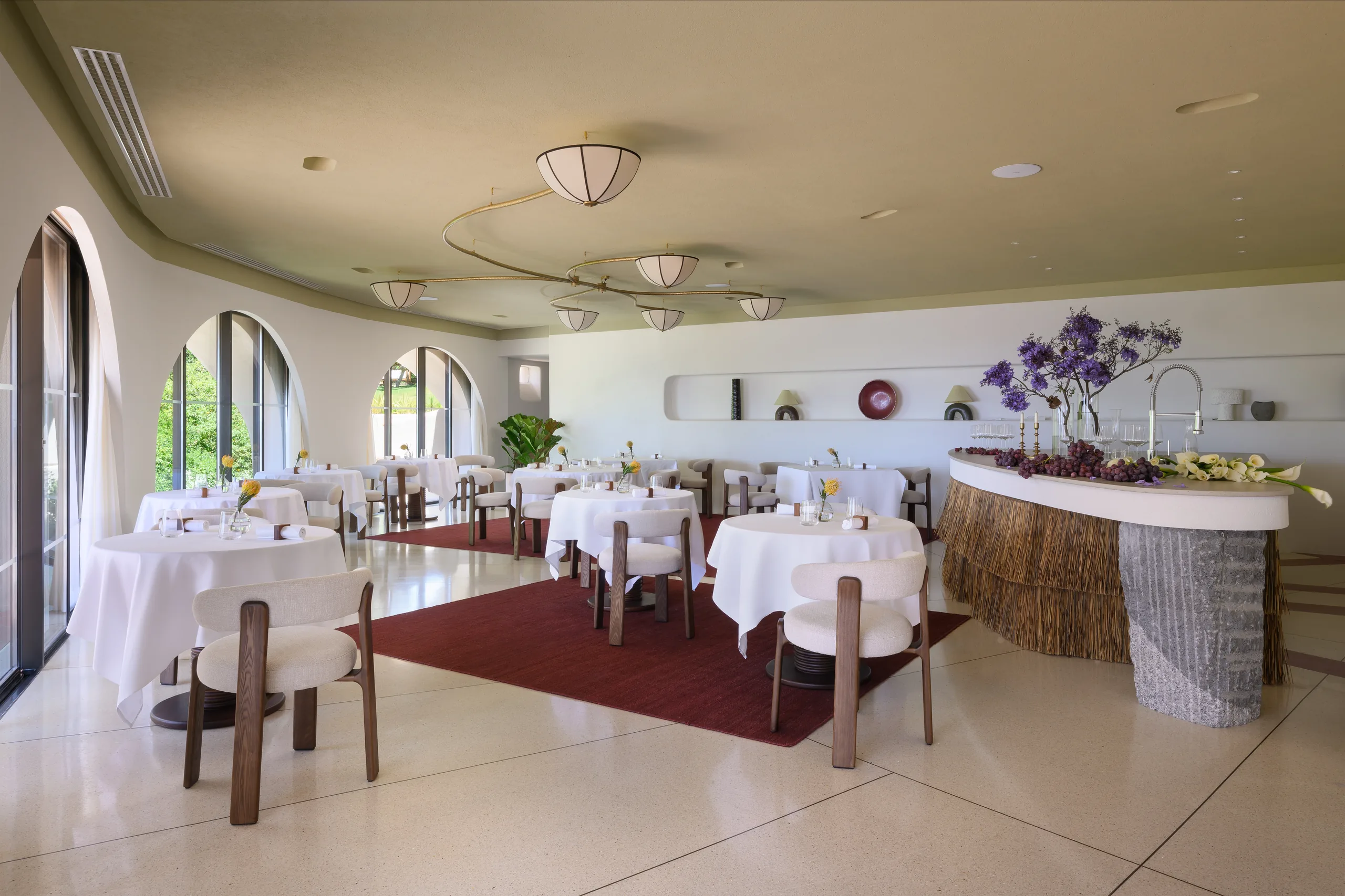 Restaurant dining room at Coral, Edén do Mar